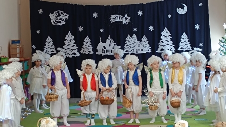 Świąteczne przedstawienie pt. ''Światło w płatkach śniegu'' 